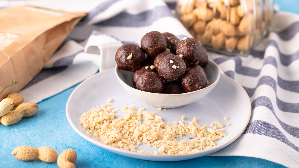 Erdnuss-Kakao-Bliss Balls | auf Hafer-Basis
