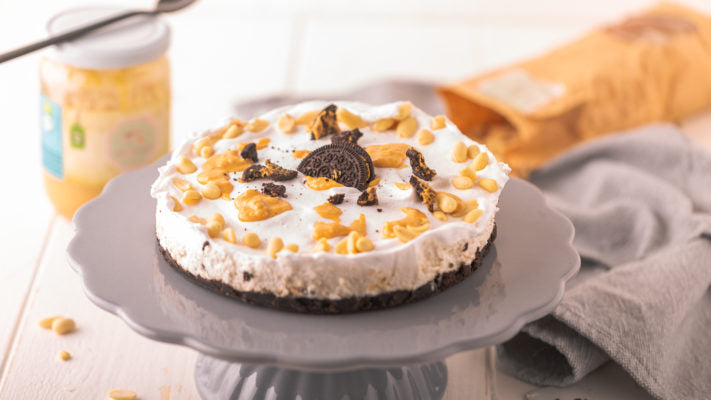 Peanut Butter Oreo Kuchen mit Erdbeer-Swirl