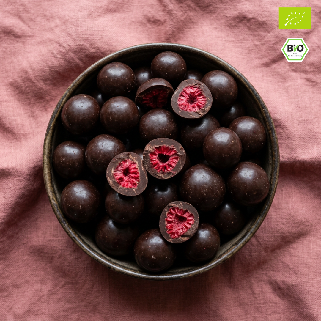 Bio Himbeeren in Zartbitterschokolade | vegan | mit gefriergetrockneten Himbeeren