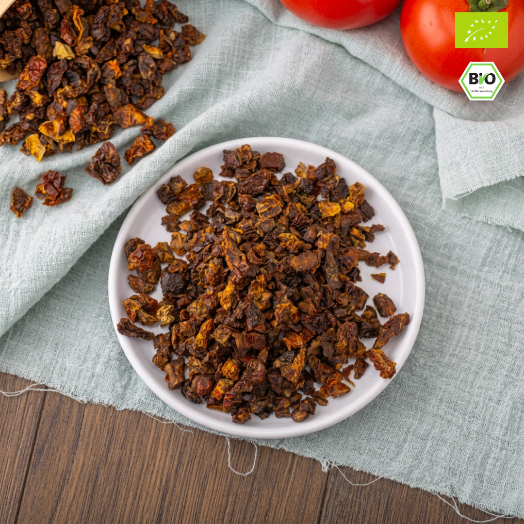 Bio Tomatenstreifen & Tomatenwürfel | getrocknet | mit 7 % Meersalz